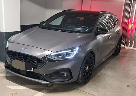 Ford Focus 1.0 EcoBoost Hybrid ST-LINE X