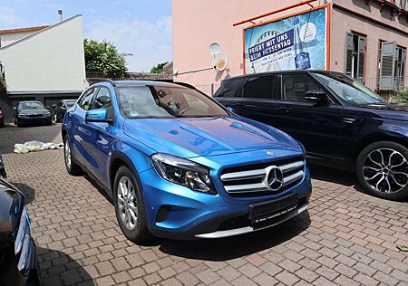Mercedes-Benz GLA 220 CDI/Kamera/Panorama/Standheizung