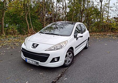 Peugeot 207 Urban Move * 8 Räder * Panoramadach * 5 Türer