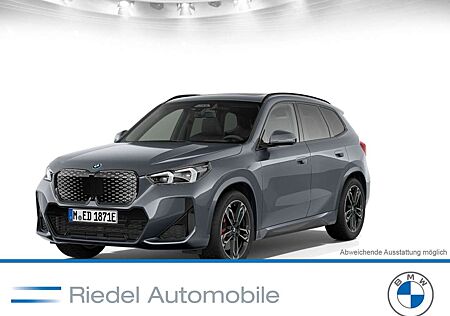 BMW iX1 xDrive30 Navi Tempom.aktiv Panoramadach Bluetooth