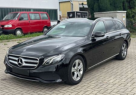 Mercedes-Benz E 200 d T AVANTGARDE Aut*PDC*Kamera*LED*Schwarz*