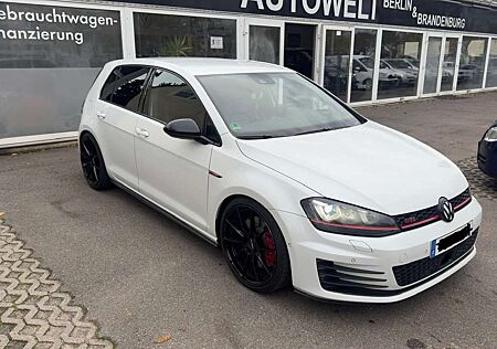 VW Golf GTI Volkswagen GTI Performance