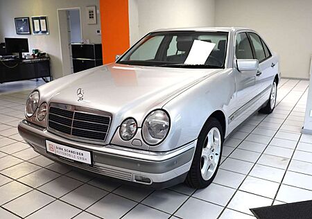 Mercedes-Benz E 320 E320 4Matic Elegance|Leder|Memory|Tempo|40.000km