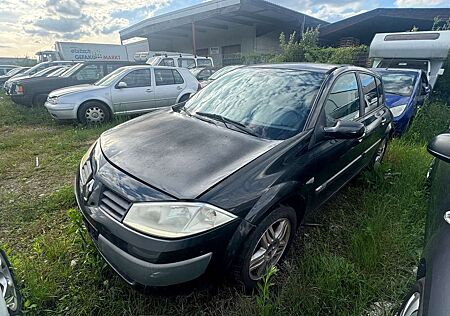 Renault Megane Tüv wird neu gemacht