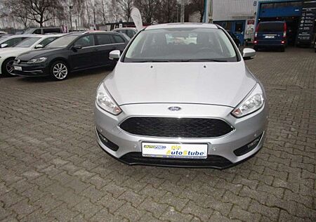 Ford Focus Business Turnier mit Klima-PDC-ESP-ABS-Met.-NAVI