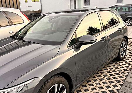 VW Golf Volkswagen VIII 1.5 eTSI OPF DSG United