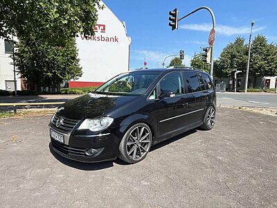 Volkswagen Touran Highline*XENON*KLIMATRONIC*TEMPOMAT*PDC-HINTEN*TÜV/AU 03/2027*