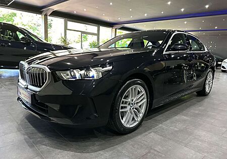 BMW 520 d / HEAD-UP /LEDER /KAMERA/ Sitzklima/ 1.HAND