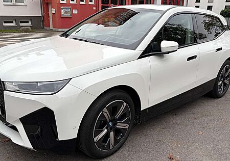 BMW iX xDrive40