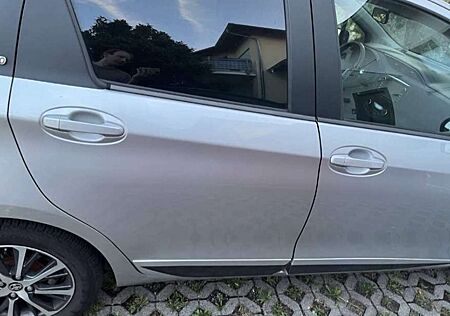 Toyota Yaris Hybrid Y20 Team D, Scheckheftgepf,8fachberei