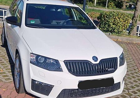 Skoda Octavia Combi 2.0 TDI (Green tec) DSG RS