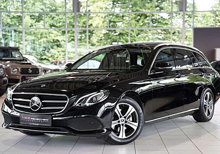 Mercedes-Benz E 220 d T Avantgarde *Wide*Pano*Distr.*360°*AHK