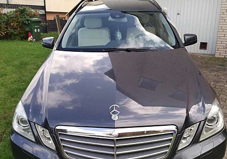 Mercedes-Benz E 200 CDI DPF BlueEFFICIENCY Automatik