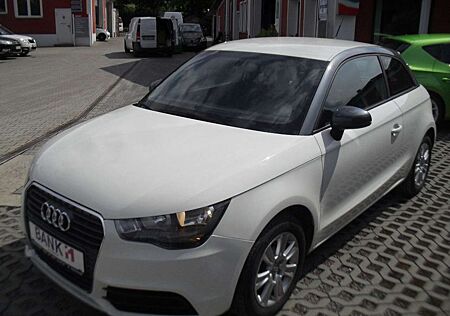 Audi A1 Attraction Klimaautomatik Sitzheizung