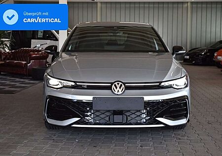 VW Golf Volkswagen VIII 1.5 TSI R-Line