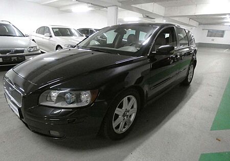 Volvo V50 Kombi T5 Summum*Auto.*NAVI*AHK*LEDER*