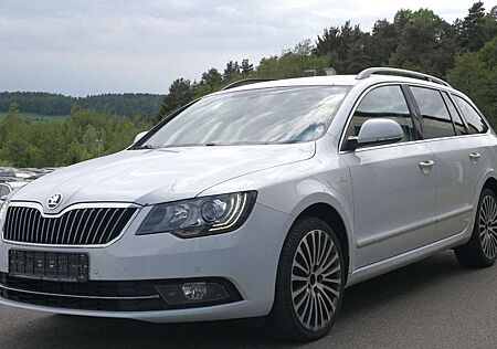 Skoda Superb Combi 3.6 FSI L&K 4x4*TEMP*STDHZ*RFK*XENO