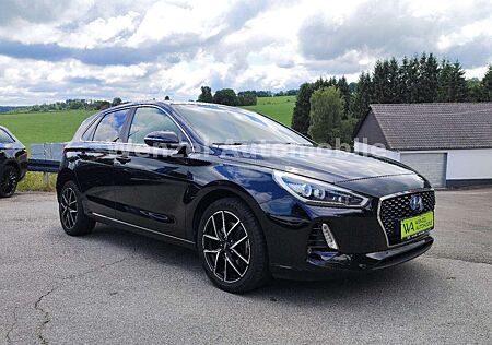 Hyundai i30 Intro *NAVI*PDC*KAM*SH*LHZG*