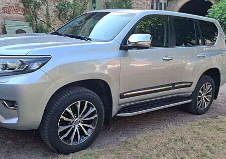 Toyota Land Cruiser 2.8 D-4D AUTOM. TEC-EDITION 1.HAND! NUR 21000 KM!