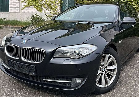 BMW 520 d Touring XENON PANO NAVI AHK 2.HD HEAD UP