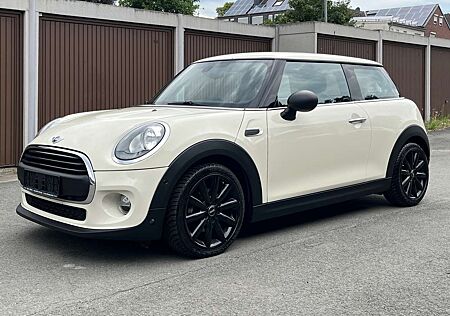Mini ONE Blackyard AUTOMATIK NAVI RÜCKFAHRKAMERA