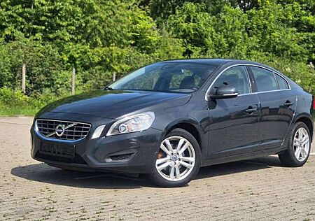 Volvo S60 T3 Kinetic NAVIGATION TEILLEDER