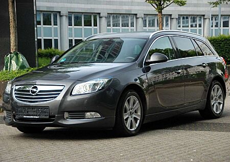 Opel Insignia A Sports Tourer Cosmo| XENON| NAVI| PDC