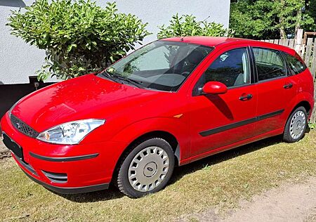 Ford Focus TÜV/AU 5.27 - 8fach Bereift - Scheckheft -