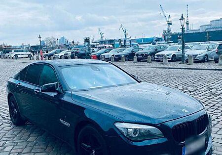 BMW 750i 750