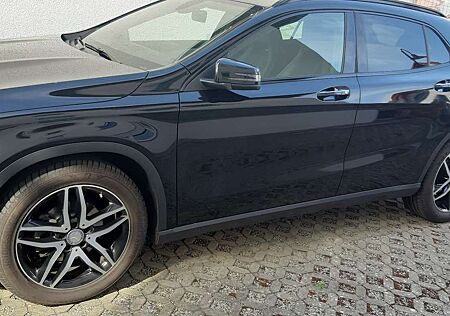 Mercedes-Benz GLA 200 Urban