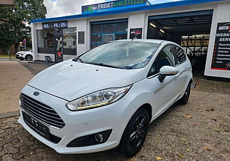 Ford Fiesta Titanium/ / Anhängerkupplung abnehmbar