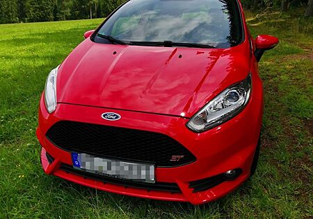 Ford Fiesta 1.6 EcoBoost mit Leder-Sport-Paket ST