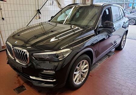 BMW X5 xDrive45e|NAVIGATION|LEDER|SHZG|LED|R-CAM|
