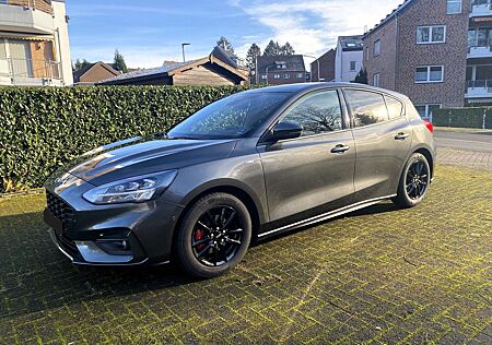 Ford Focus ST-LINE X | Panorama | Garantie | Winterreifen uvm