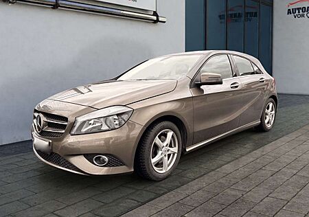 Mercedes-Benz A 180 BlueEfficiency*Navi*8-fach*Scheckheft* Klima