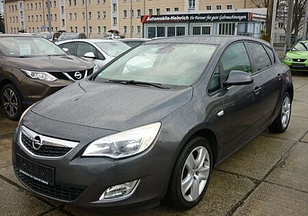 Opel Astra 1.6 Design Edition AUTOMATIK! Sitzheizung!