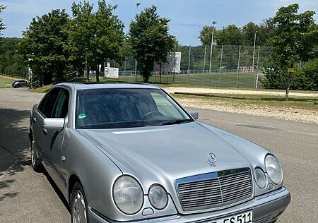 Mercedes-Benz E 280 Elegance