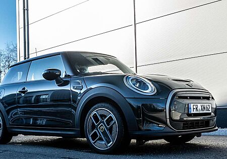 Mini Cooper SE Resolute Edition