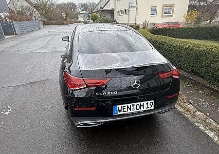 Mercedes-Benz CLA 200 7G-DCT AMG Line