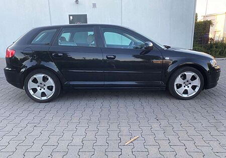 Audi A3 Sportback 2.0 FSI Ambition. Leder.