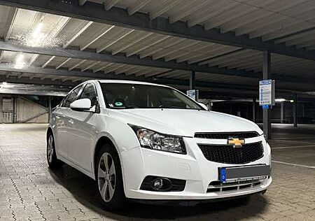 Chevrolet Cruze 1.8 LT