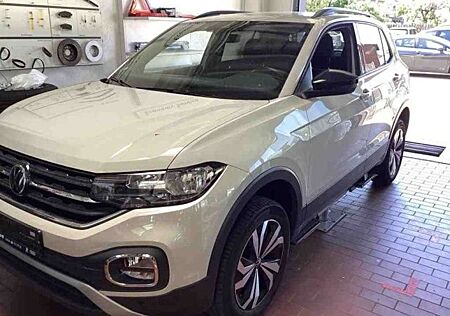 VW T-Cross Volkswagen 1.0 TSI DSG Active Climatronic SHZ NAVI