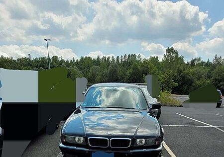BMW 728iL 728