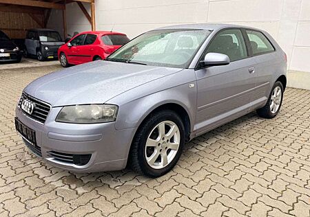 Audi A3 1.6 Attraction /Tüv + Service 9.27/2.HAND