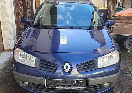 Renault Megane gebraucht kaufen Renault Megane Grandtour 1.6 Grandtour Privilege