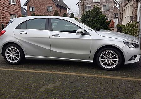 Mercedes-Benz A 180 BlueEfficiency (176.042)