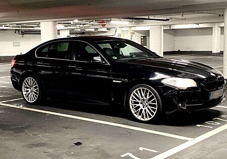 BMW 530d 530 20 Zoll Vollleder Grossmonitor Schalter