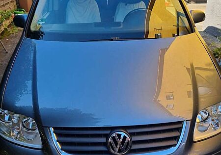VW Touran Volkswagen 2.0 FSI Trendline