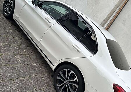 Mercedes-Benz C 220 d 9G-TRONIC AMG Line
