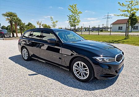BMW 330 e Touring,Leder,Live-Cock.Plus,Widescreen,PDC